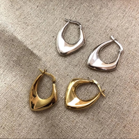 NEW 18K GOLD IRREGULAR HOOP EARRINGS, NICE EARRINGS, CUTE EARRINGS - Picture 4 of 6